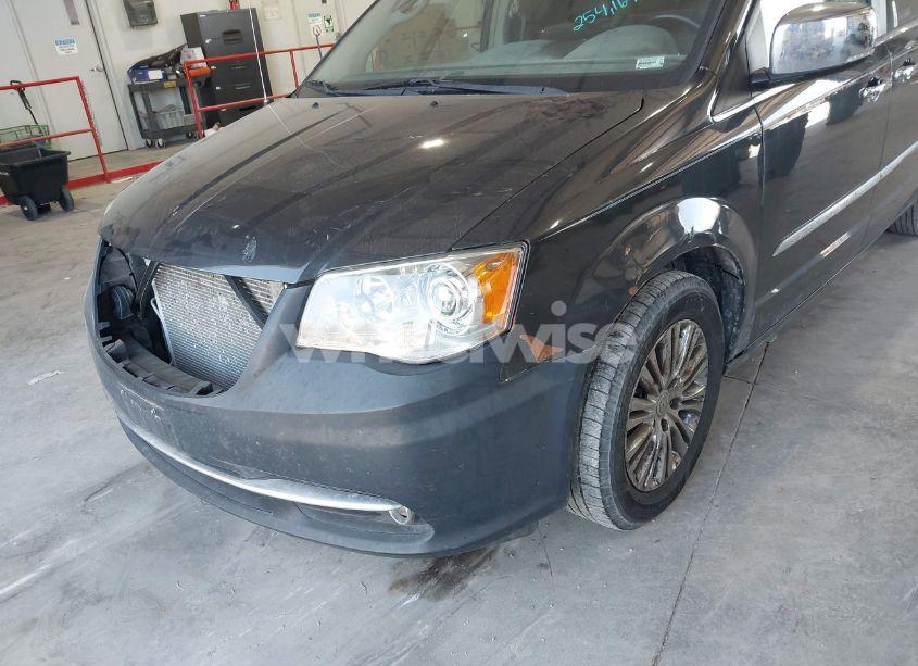 Photo 6 of 2011 Chrysler Town & COUNTRY LIMITED (VIN 2A4RR6DG0BR671291)