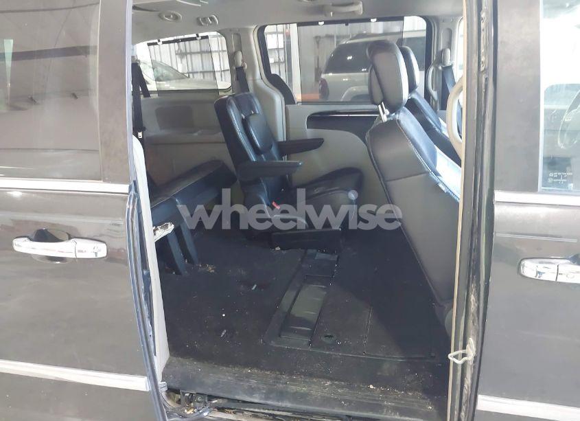 Photo 8 of 2011 Chrysler Town & COUNTRY LIMITED (VIN 2A4RR6DG0BR671291)