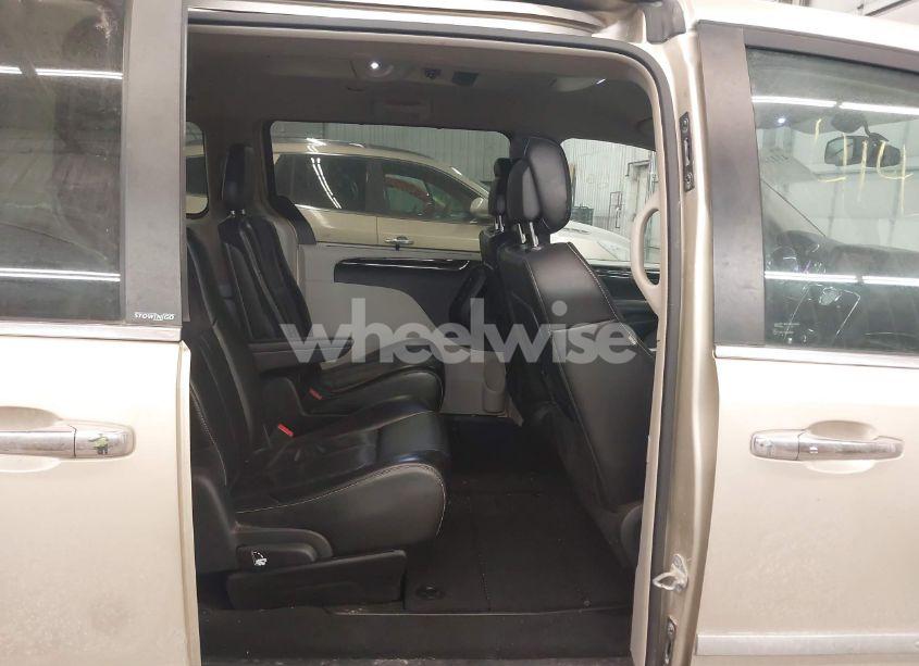 Photo 8 of 2011 Chrysler Town & COUNTRY LIMITED (VIN 2A4RR6DG0BR722031)