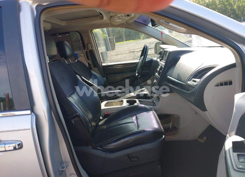 Photo 5 of 2011 Chrysler Town & COUNTRY LIMITED (VIN 2A4RR6DG1BR614243)