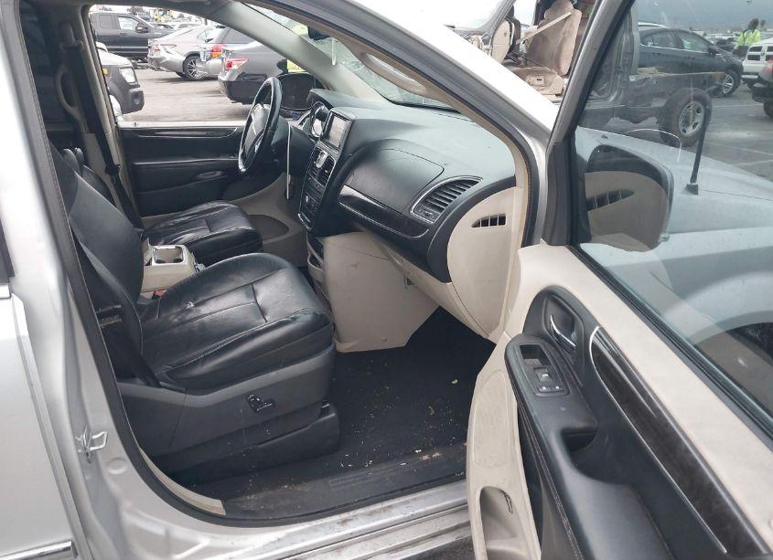 Photo 5 of 2011 Chrysler Town & COUNTRY LIMITED (VIN 2A4RR6DG1BR698371)