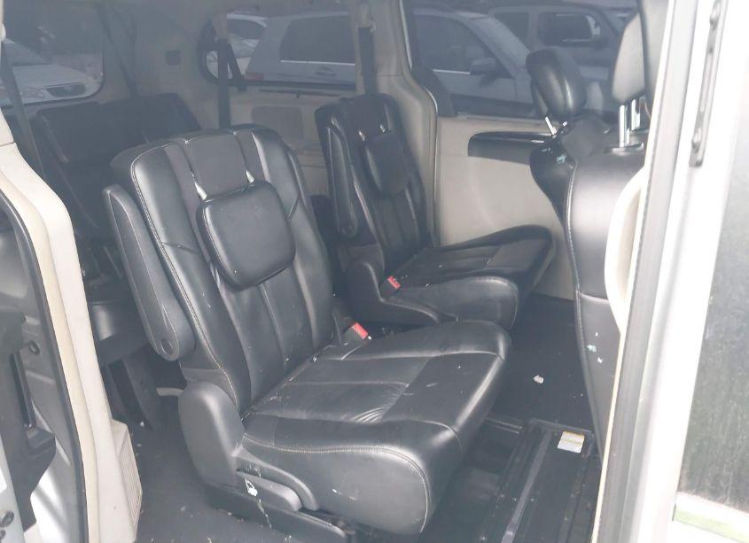 Photo 8 of 2011 Chrysler Town & COUNTRY LIMITED (VIN 2A4RR6DG1BR698371)