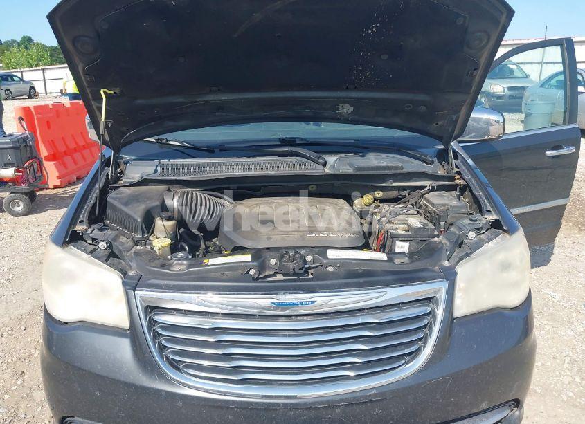 Photo 10 of 2011 Chrysler Town & COUNTRY LIMITED (VIN 2A4RR6DG2BR616700)