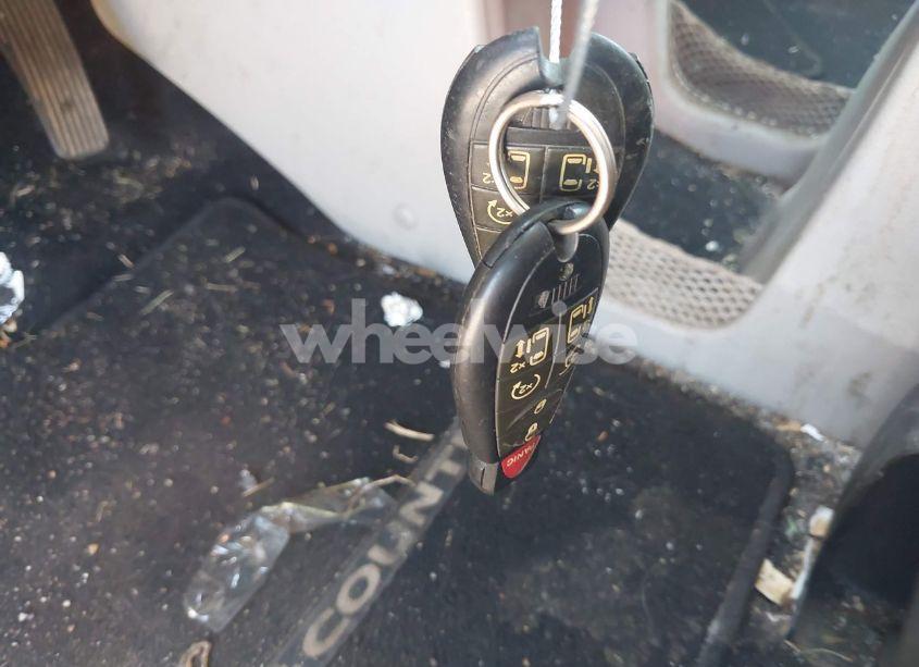 Photo 11 of 2011 Chrysler Town & COUNTRY LIMITED (VIN 2A4RR6DG2BR616700)