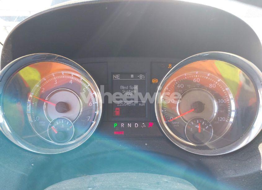 Photo 7 of 2011 Chrysler Town & COUNTRY LIMITED (VIN 2A4RR6DG2BR616700)