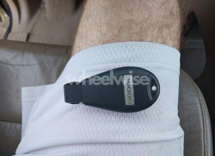 Photo 11 of 2011 Chrysler Town & COUNTRY LIMITED (VIN 2A4RR6DG3BR649351)