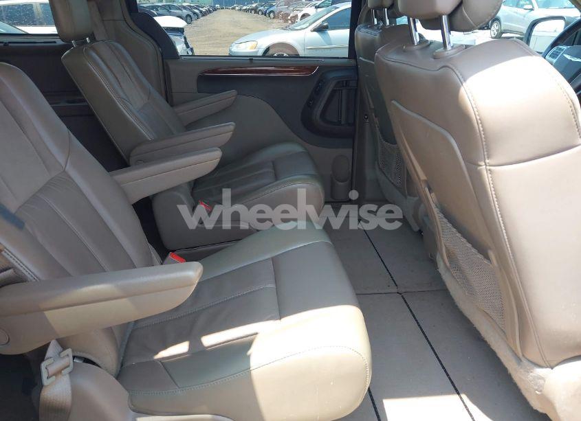 Photo 8 of 2011 Chrysler Town & COUNTRY LIMITED (VIN 2A4RR6DG3BR649351)