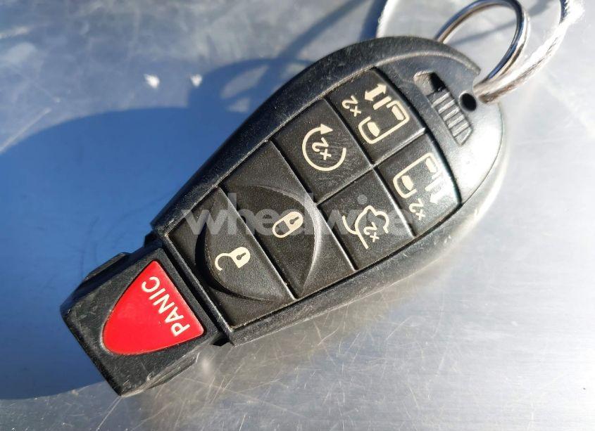 Photo 11 of 2011 Chrysler Town & COUNTRY LIMITED (VIN 2A4RR6DG3BR655294)