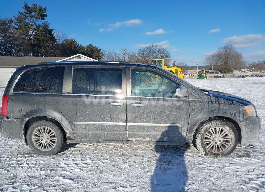 Photo 13 of 2011 Chrysler Town & COUNTRY LIMITED (VIN 2A4RR6DG3BR655294)