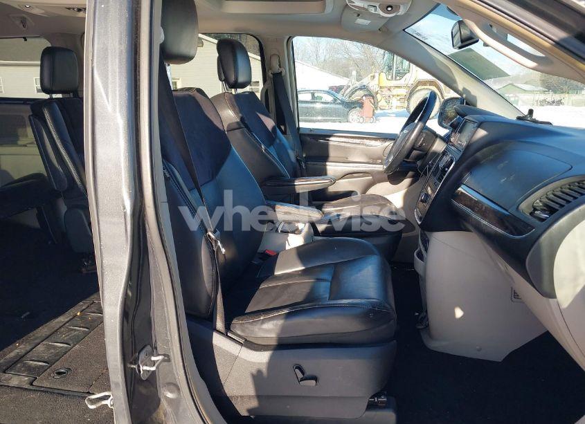 Photo 5 of 2011 Chrysler Town & COUNTRY LIMITED (VIN 2A4RR6DG3BR655294)