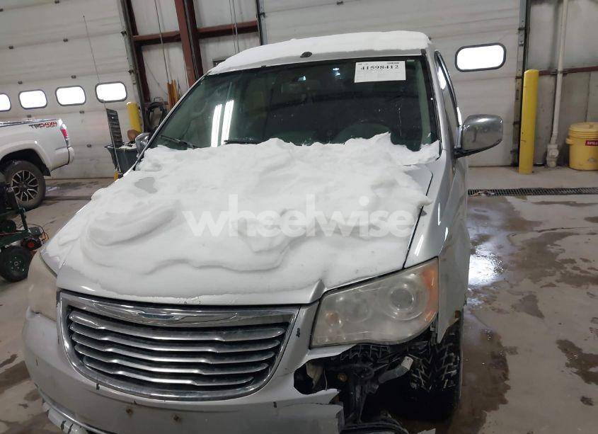 Photo 12 of 2011 Chrysler Town & COUNTRY LIMITED (VIN 2A4RR6DG3BR698226)