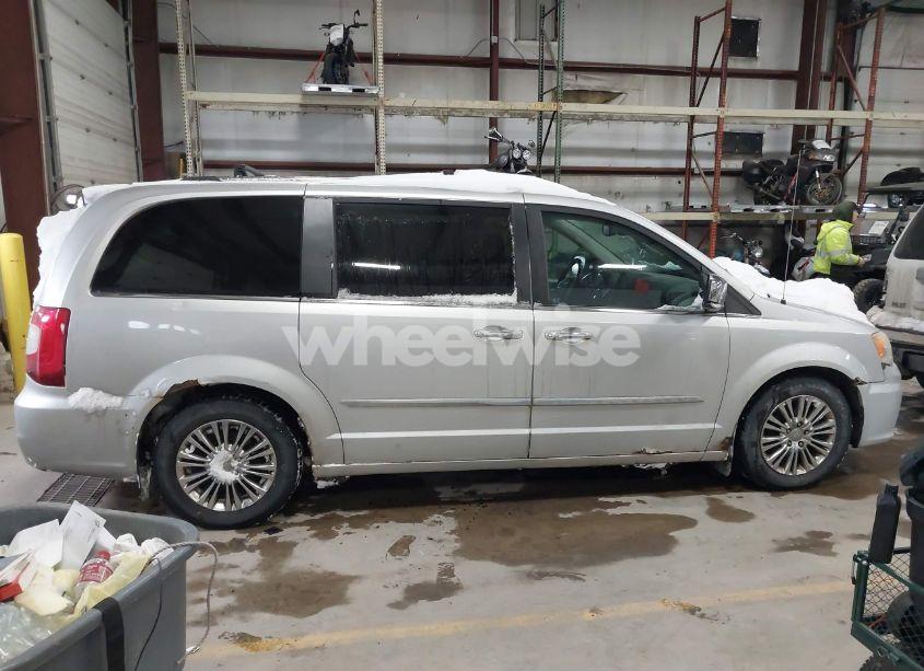 Photo 13 of 2011 Chrysler Town & COUNTRY LIMITED (VIN 2A4RR6DG3BR698226)