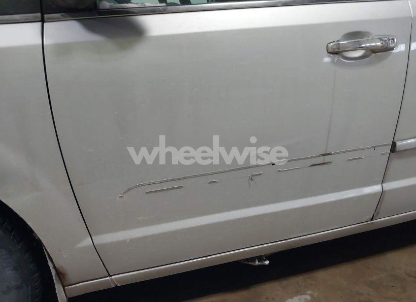 Photo 18 of 2011 Chrysler Town & COUNTRY LIMITED (VIN 2A4RR6DG3BR698226)