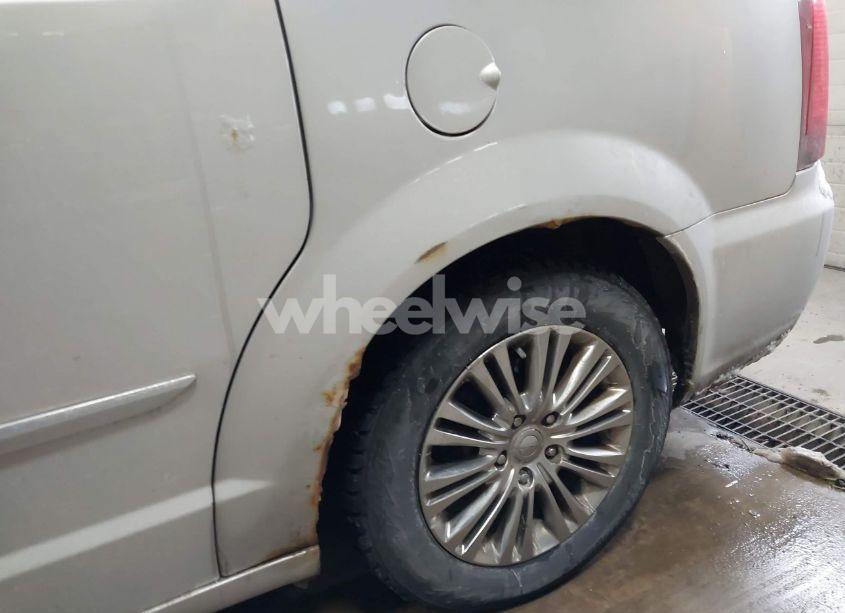 Photo 19 of 2011 Chrysler Town & COUNTRY LIMITED (VIN 2A4RR6DG3BR698226)