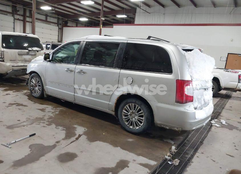 Photo 3 of 2011 Chrysler Town & COUNTRY LIMITED (VIN 2A4RR6DG3BR698226)