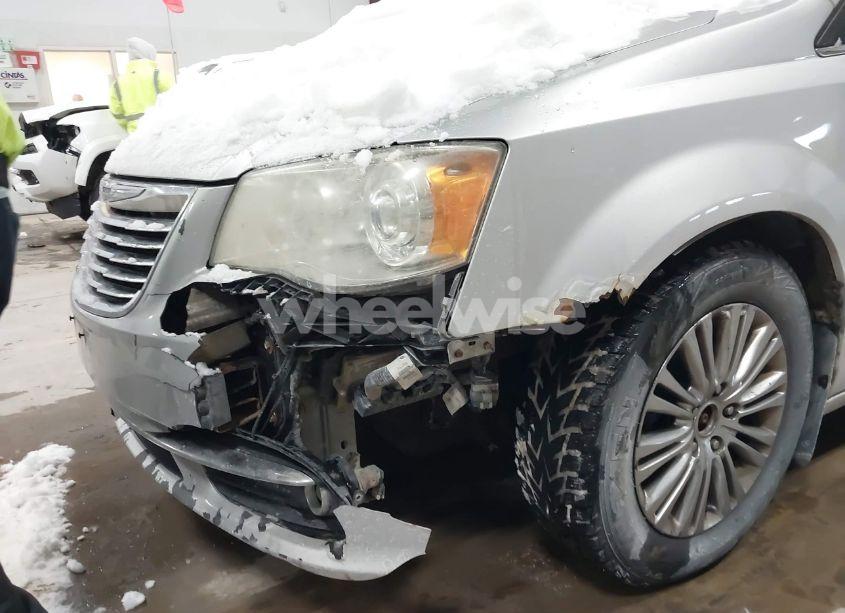 Photo 6 of 2011 Chrysler Town & COUNTRY LIMITED (VIN 2A4RR6DG3BR698226)