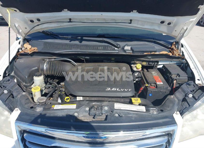 Photo 10 of 2011 Chrysler Town & COUNTRY LIMITED (VIN 2A4RR6DG3BR712674)