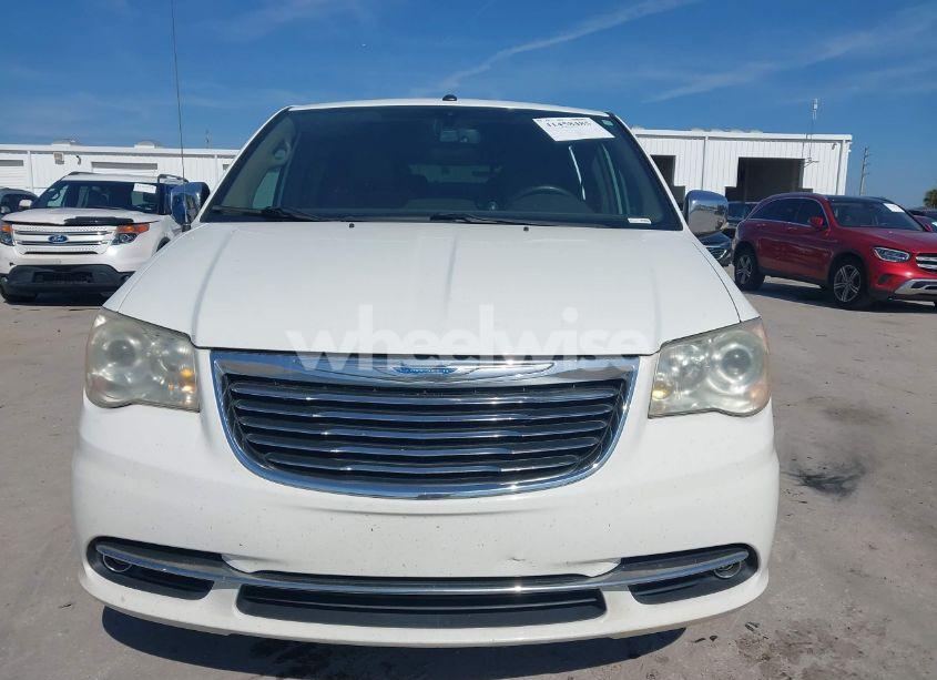 Photo 12 of 2011 Chrysler Town & COUNTRY LIMITED (VIN 2A4RR6DG3BR712674)