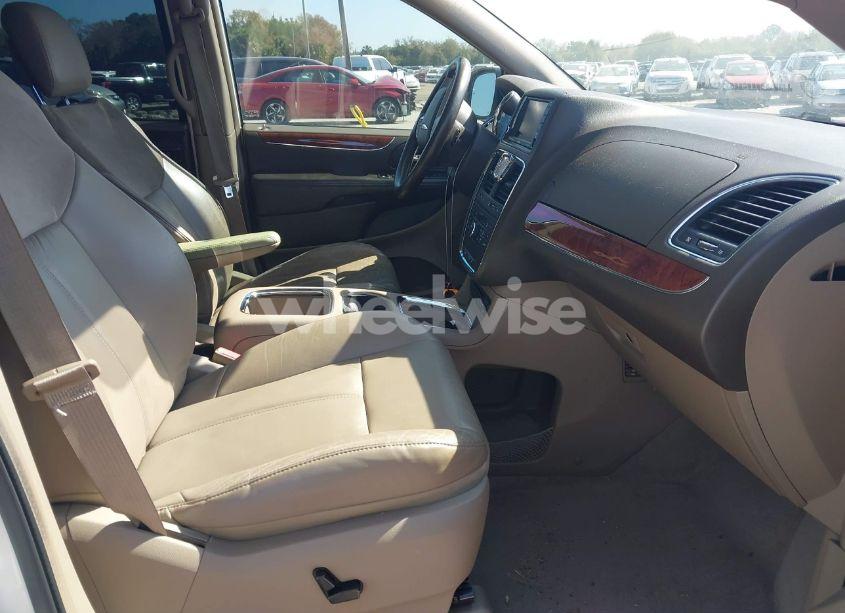 Photo 5 of 2011 Chrysler Town & COUNTRY LIMITED (VIN 2A4RR6DG3BR712674)