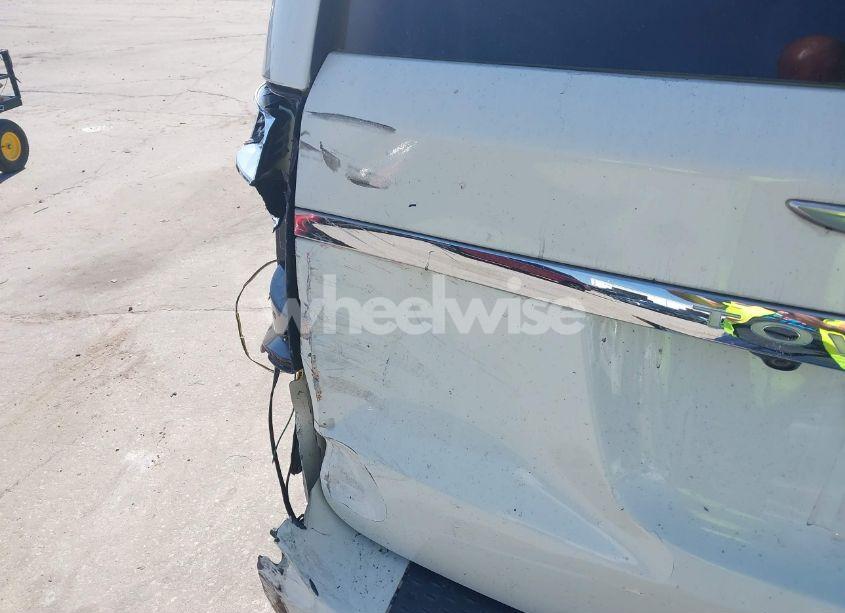 Photo 6 of 2011 Chrysler Town & COUNTRY LIMITED (VIN 2A4RR6DG3BR712674)