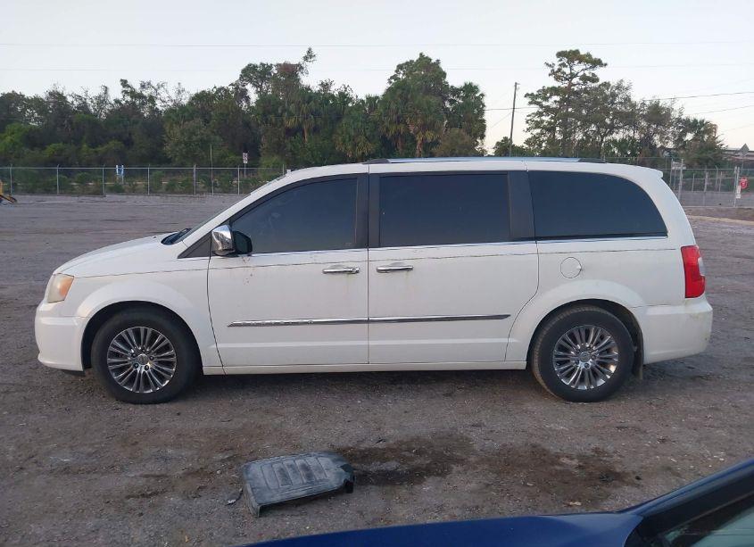 Photo 15 of 2011 Chrysler Town & COUNTRY LIMITED (VIN 2A4RR6DG5BR760581)