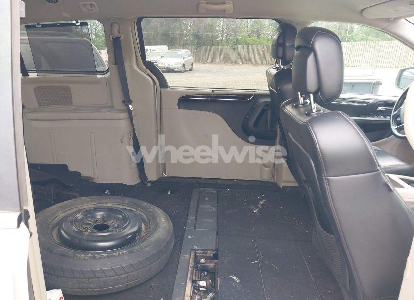 Photo 8 of 2011 Chrysler Town & COUNTRY LIMITED (VIN 2A4RR6DG9BR614281)