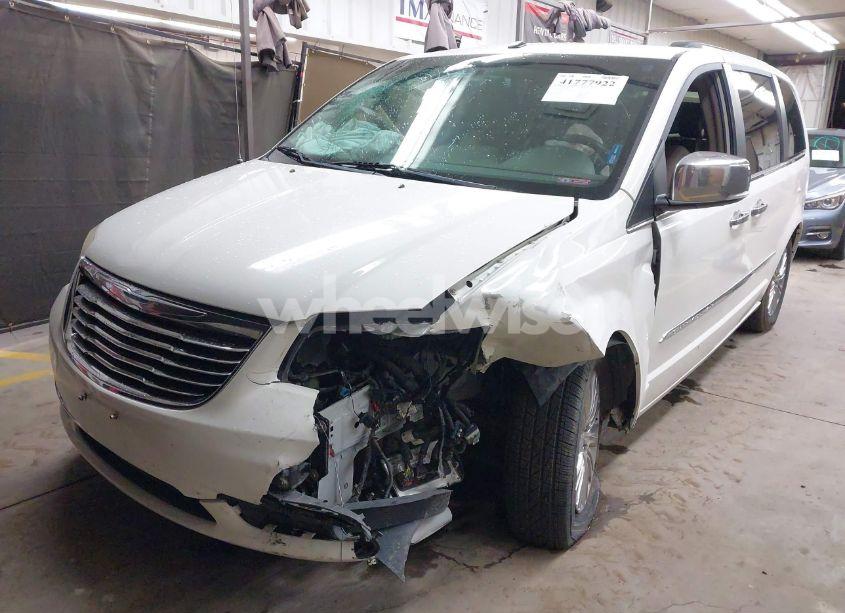 Photo 2 of 2011 Chrysler Town & COUNTRY LIMITED (VIN 2A4RR6DG9BR656224)