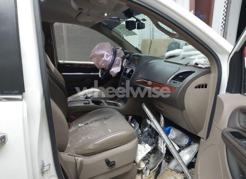 Photo 5 of 2011 Chrysler Town & COUNTRY LIMITED (VIN 2A4RR6DG9BR656224)