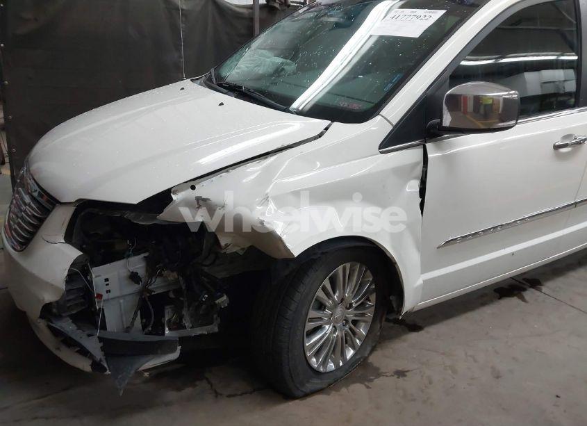 Photo 6 of 2011 Chrysler Town & COUNTRY LIMITED (VIN 2A4RR6DG9BR656224)