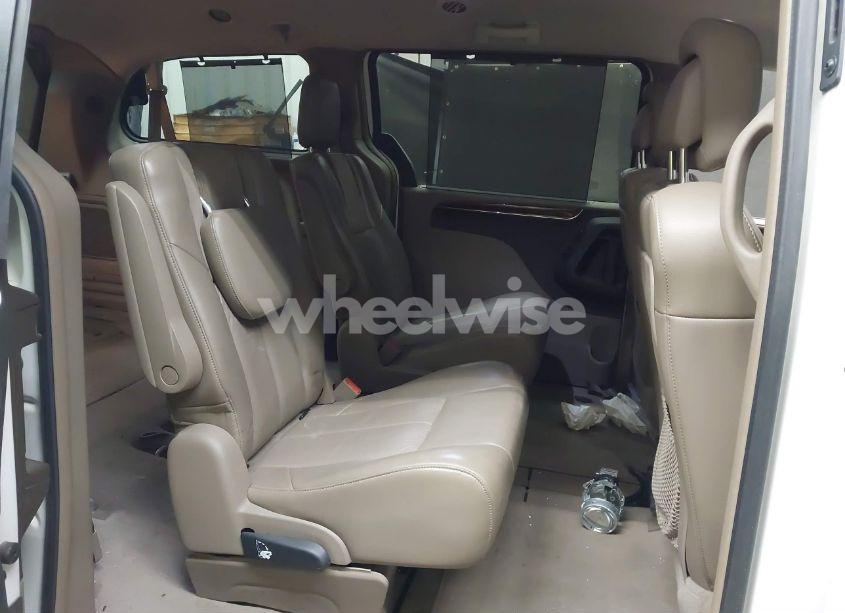 Photo 8 of 2011 Chrysler Town & COUNTRY LIMITED (VIN 2A4RR6DG9BR656224)