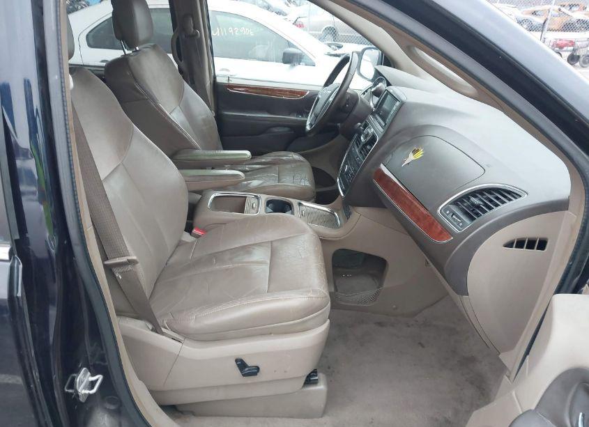 Photo 5 of 2011 Chrysler Town & COUNTRY LIMITED (VIN 2A4RR6DGXBR609218)