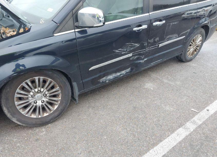 Photo 6 of 2011 Chrysler Town & COUNTRY LIMITED (VIN 2A4RR6DGXBR609218)