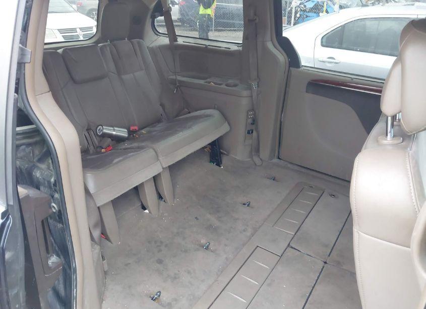 Photo 8 of 2011 Chrysler Town & COUNTRY LIMITED (VIN 2A4RR6DGXBR609218)