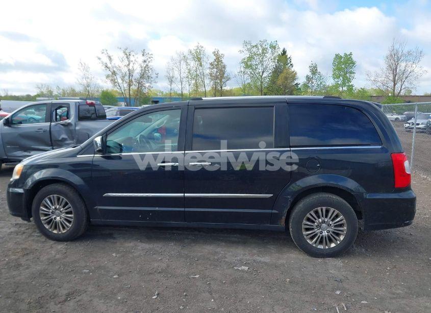 Photo 14 of 2011 Chrysler Town & COUNTRY LIMITED (VIN 2A4RR6DGXBR667362)