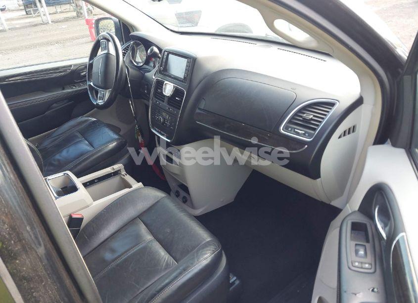 Photo 5 of 2011 Chrysler Town & COUNTRY LIMITED (VIN 2A4RR6DGXBR667362)