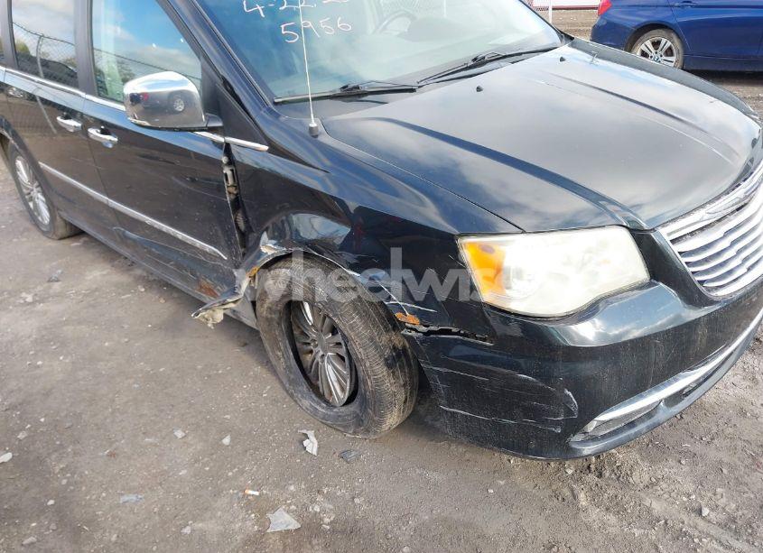 Photo 6 of 2011 Chrysler Town & COUNTRY LIMITED (VIN 2A4RR6DGXBR667362)