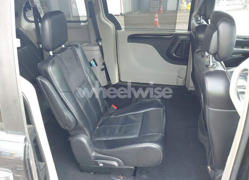 Photo 8 of 2011 Chrysler Town & COUNTRY LIMITED (VIN 2A4RR6DGXBR667362)