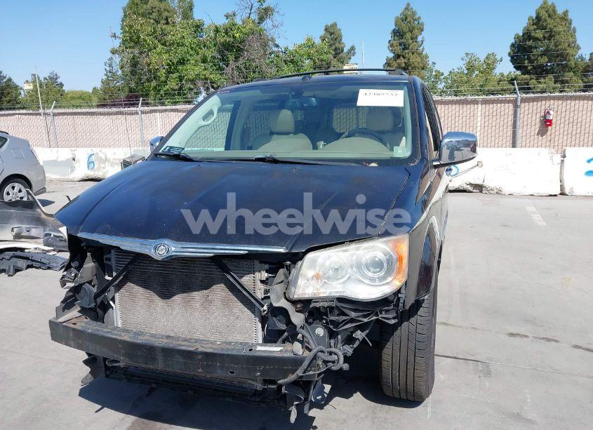 Photo 13 of 2010 Chrysler Town & COUNTRY LIMITED (VIN 2A4RR6DX0AR133589)