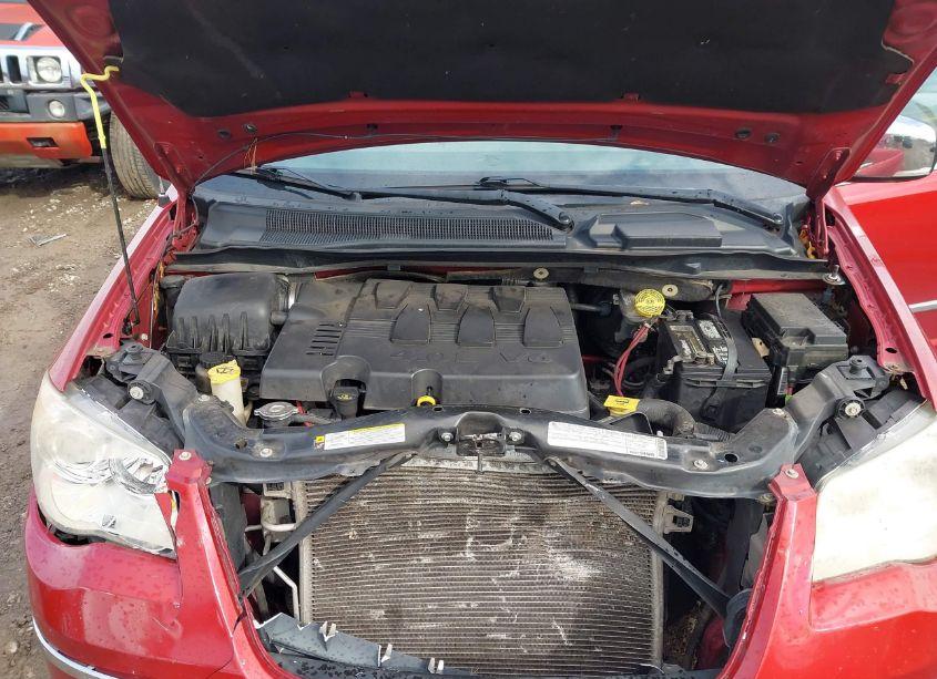 Photo 10 of 2010 Chrysler Town & COUNTRY LIMITED (VIN 2A4RR6DX0AR149596)