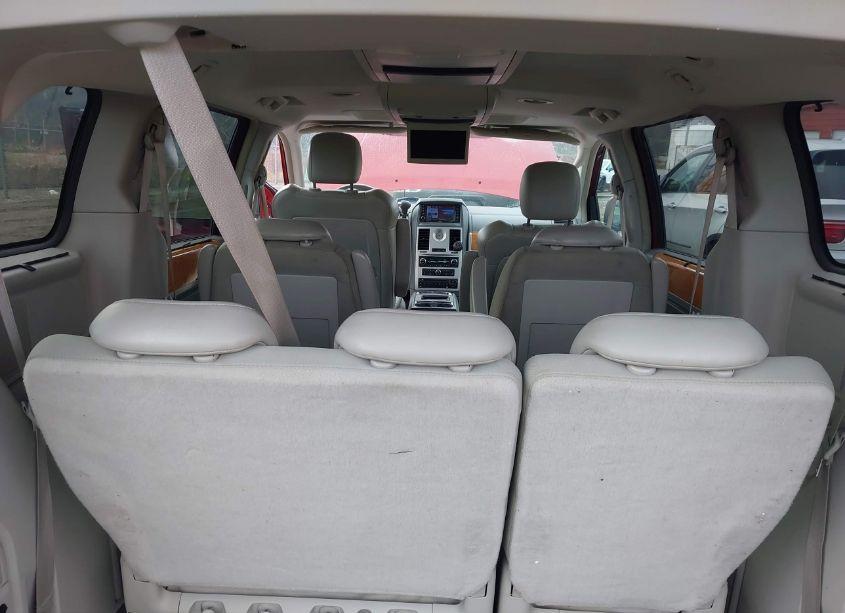 Photo 8 of 2010 Chrysler Town & COUNTRY LIMITED (VIN 2A4RR6DX0AR149596)