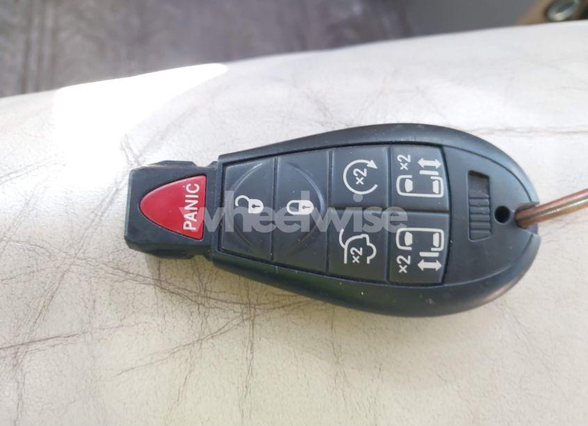 Photo 11 of 2010 Chrysler Town & COUNTRY LIMITED (VIN 2A4RR6DX1AR133424)