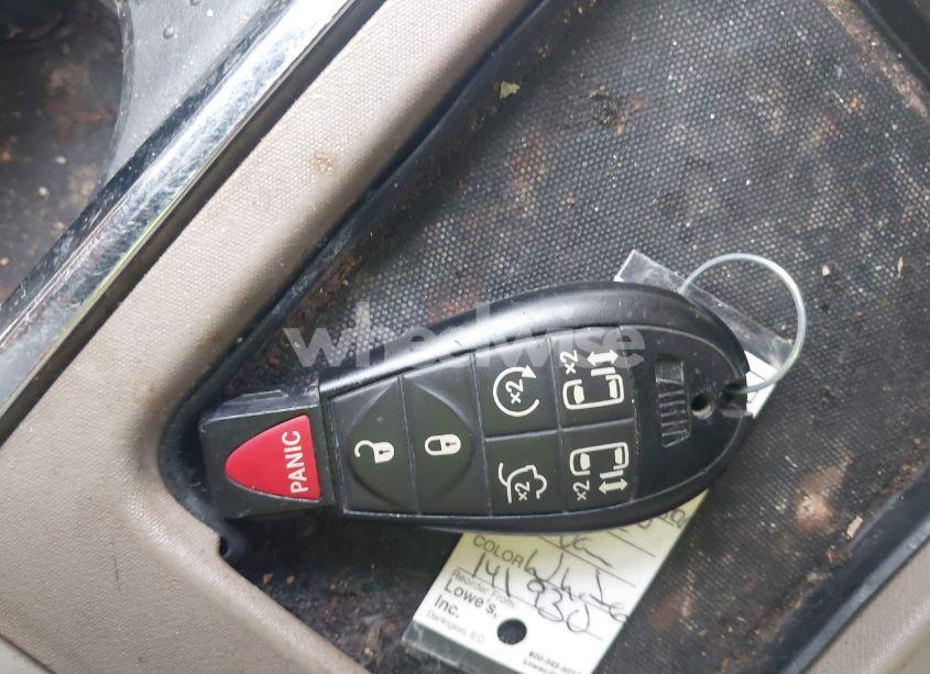 Photo 11 of 2010 Chrysler Town & COUNTRY LIMITED (VIN 2A4RR6DX1AR141930)