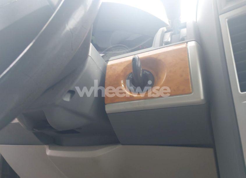 Photo 11 of 2010 Chrysler Town & COUNTRY LIMITED (VIN 2A4RR6DX1AR220482)