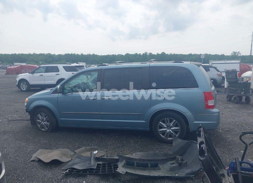 Photo 15 of 2010 Chrysler Town & COUNTRY LIMITED (VIN 2A4RR6DX1AR220482)