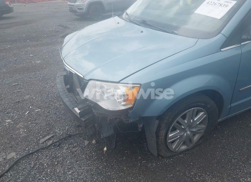 Photo 6 of 2010 Chrysler Town & COUNTRY LIMITED (VIN 2A4RR6DX1AR220482)