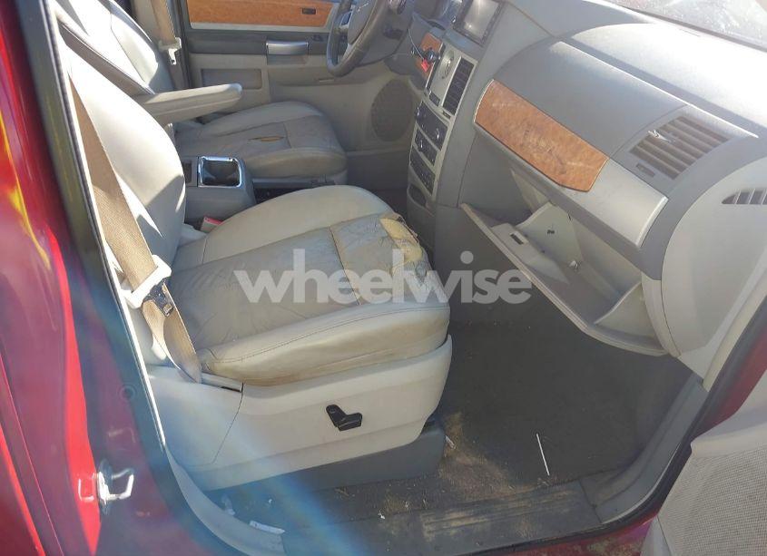 Photo 5 of 2010 Chrysler Town & COUNTRY LIMITED (VIN 2A4RR6DX1AR250114)