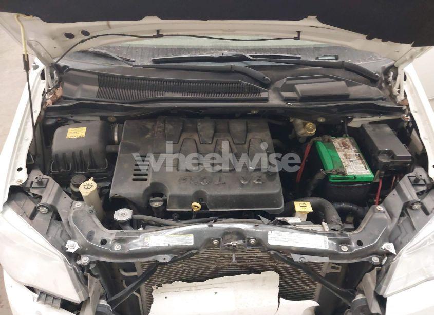 Photo 10 of 2010 Chrysler Town & COUNTRY LIMITED (VIN 2A4RR6DX2AR142987)