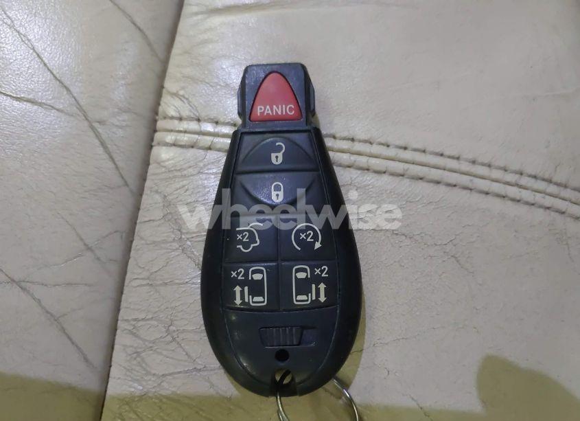 Photo 11 of 2010 Chrysler Town & COUNTRY LIMITED (VIN 2A4RR6DX2AR142987)