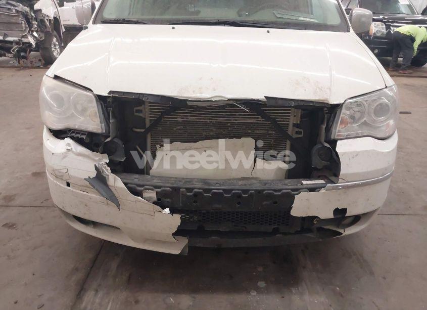 Photo 6 of 2010 Chrysler Town & COUNTRY LIMITED (VIN 2A4RR6DX2AR142987)