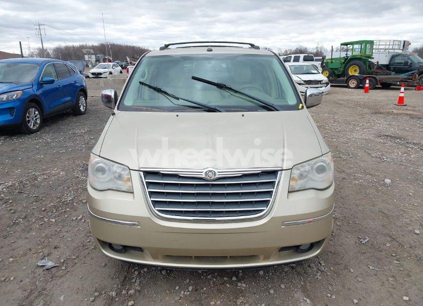 Photo 6 of 2010 Chrysler Town & COUNTRY LIMITED (VIN 2A4RR6DX2AR178730)
